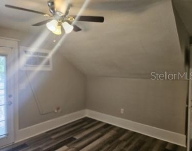 700 Grove Street N - Photo Thumbnail 5