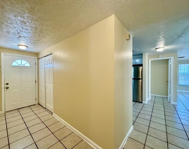 7601 S Swoope Street - Photo Thumbnail 2