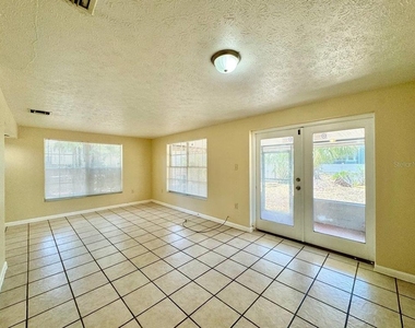 7601 S Swoope Street - Photo Thumbnail 5