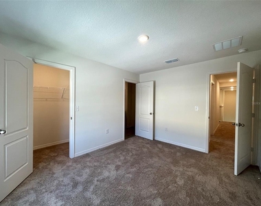 5230 New Friendship Place - Photo Thumbnail 8