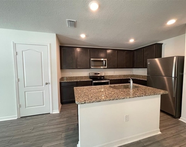 5230 New Friendship Place - Photo Thumbnail 3