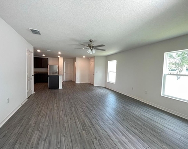 5230 New Friendship Place - Photo Thumbnail 5