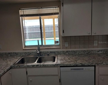 5205 Dublin Place - Photo Thumbnail 9