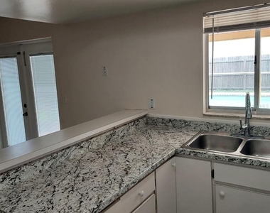 5205 Dublin Place - Photo Thumbnail 10