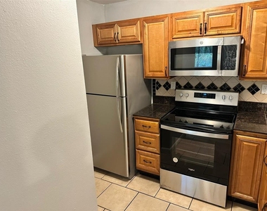 5219 Via Hacienda Circle - Photo Thumbnail 6