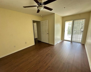8957 Lee Vista Boulevard - Photo Thumbnail 6