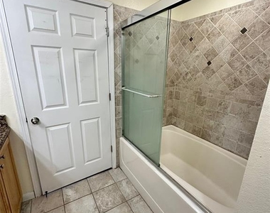 8957 Lee Vista Boulevard - Photo Thumbnail 10