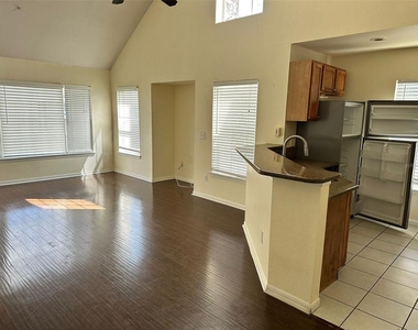 8957 Lee Vista Boulevard - Photo Thumbnail 2
