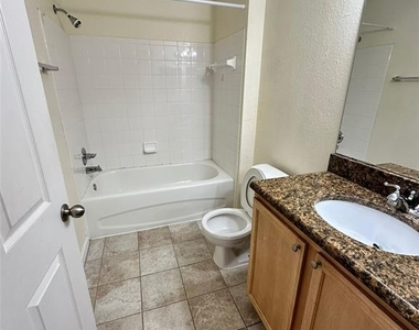 8957 Lee Vista Boulevard - Photo Thumbnail 9