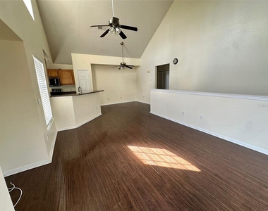 8957 Lee Vista Boulevard - Photo Thumbnail 3