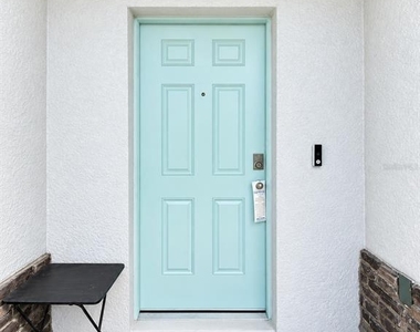 580 Preston Cove Drive - Photo Thumbnail 2