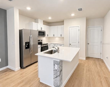 580 Preston Cove Drive - Photo Thumbnail 6