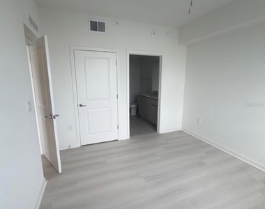5591 Millenia Park Boulevard - Photo Thumbnail 7