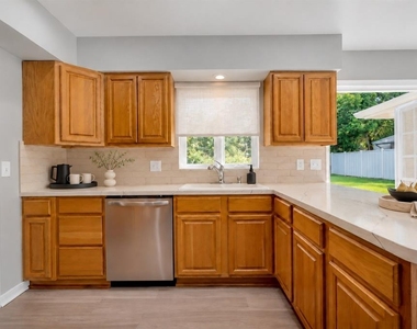 160 Dommerich Drive - Photo Thumbnail 11