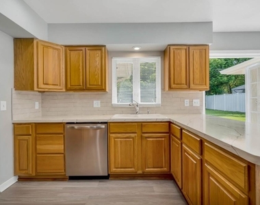 160 Dommerich Drive - Photo Thumbnail 12