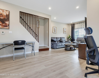 1417-1419 Gardner Avenue - Photo Thumbnail 6
