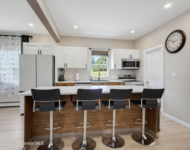 1417-1419 Gardner Avenue - Photo Thumbnail 9