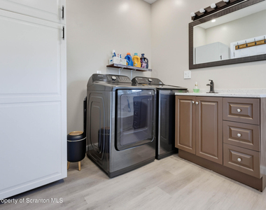 1417-1419 Gardner Avenue - Photo Thumbnail 13