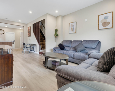 1417-1419 Gardner Avenue - Photo Thumbnail 5