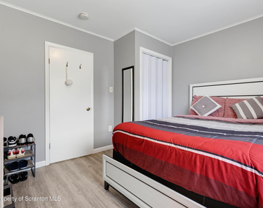 1417-1419 Gardner Avenue - Photo Thumbnail 18