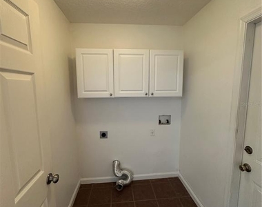 3227 Herons Point Circle - Photo Thumbnail 32