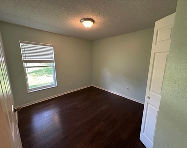 3227 Herons Point Circle - Photo Thumbnail 24