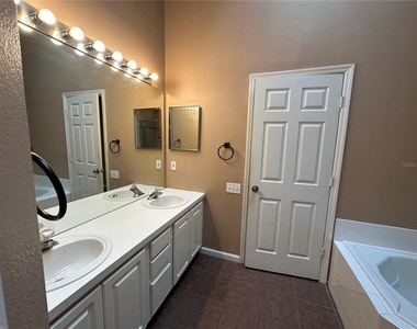 3227 Herons Point Circle - Photo Thumbnail 16
