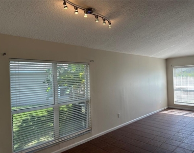 3227 Herons Point Circle - Photo Thumbnail 6
