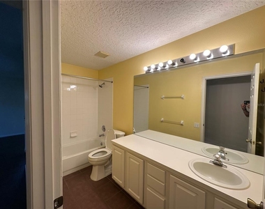 3227 Herons Point Circle - Photo Thumbnail 21