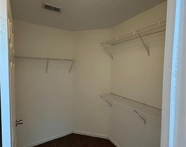 3227 Herons Point Circle - Photo Thumbnail 18