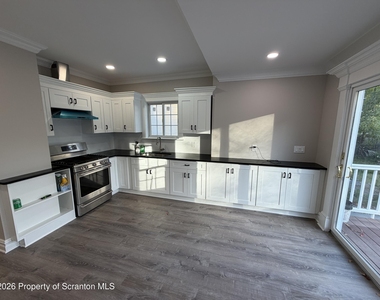 95 Fallbrook Street - Photo Thumbnail 7