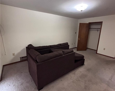 2027 Willow Park Road - Photo Thumbnail 3
