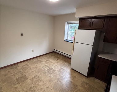 2027 Willow Park Road - Photo Thumbnail 2