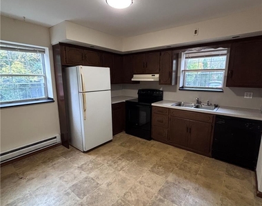 2027 Willow Park Road - Photo Thumbnail 1