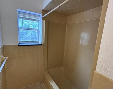2027 Willow Park Road - Photo Thumbnail 7
