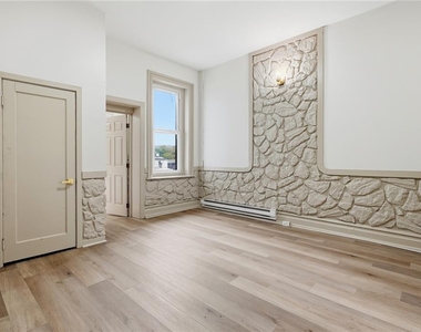 521 N Front Street - Photo Thumbnail 10