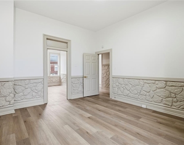 521 N Front Street - Photo Thumbnail 15