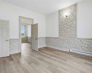 521 N Front Street - Photo Thumbnail 17