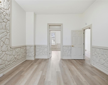 521 N Front Street - Photo Thumbnail 5