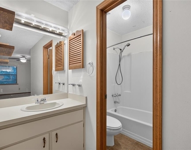2701 Ne 10th Street - Photo Thumbnail 13
