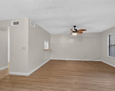 2701 Ne 10th Street - Photo Thumbnail 4