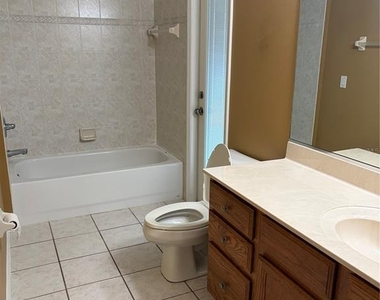 5539 Sw 83rd Lane - Photo Thumbnail 9