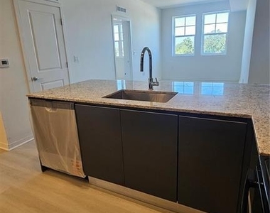 5591 Millenia Park Boulevard - Photo Thumbnail 5