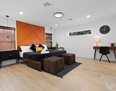 860 N Denning Drive - Photo Thumbnail 5