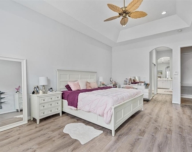 13466 Zori Lane - Photo Thumbnail 16