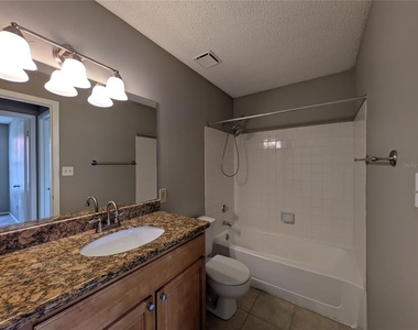 249 Afton Square - Photo Thumbnail 13