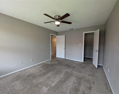 249 Afton Square - Photo Thumbnail 15