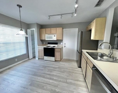 2024 Donegan Place - Photo Thumbnail 11