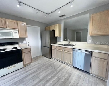 2024 Donegan Place - Photo Thumbnail 5