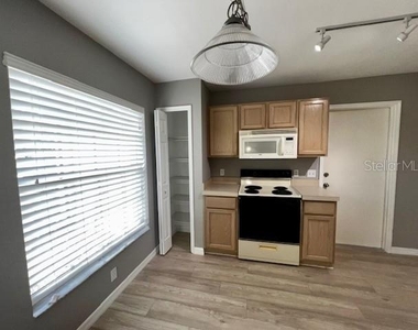 2024 Donegan Place - Photo Thumbnail 8